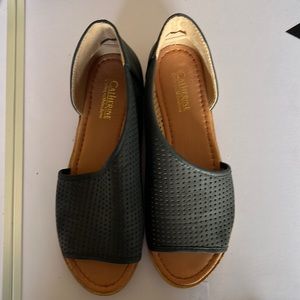 Open toe flats- Catherine Malandrino